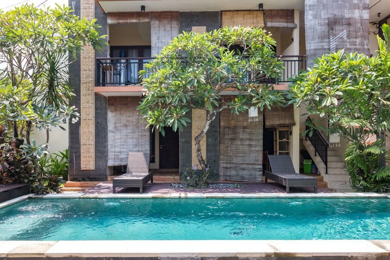 Eddys Cottages & Villa Legian